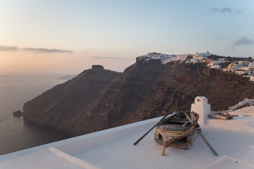 Boot in Santorini