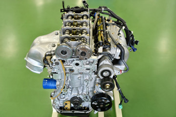 自動車のエンジン