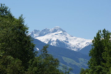 Fototapeta na wymiar Snowy Peak