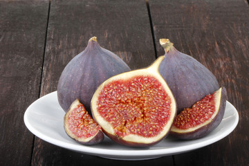 figs on wooden background