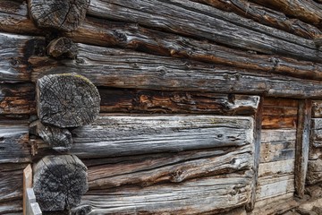 Blockhütte Detail verwittertes Holz