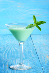 grasshopper cocktail with mint