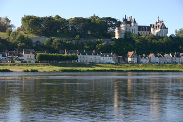 Obraz premium Zamek Chaumont-sur-Loire i Loara