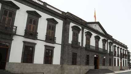 Fototapeta na wymiar Palacio Capitanía General de Canarias, Plaza Weyler. Santa Cruz de Tenerife