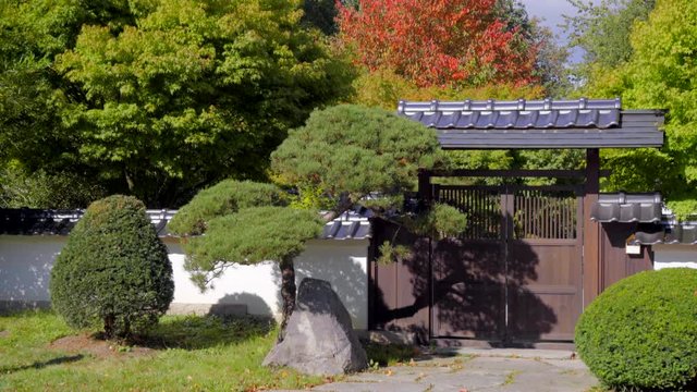 Japanischer Garten Tor Anlage mit Park
