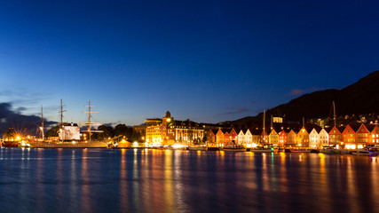 Fototapeta na wymiar Harbor of Bergen during the blue hour