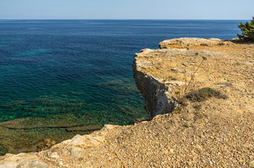 felsenküste mittelmeer
