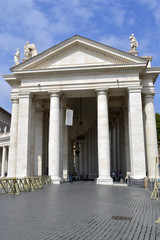 Obraz premium Trapezoidal entrance to the basilica