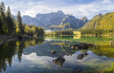jezioro górskie w Alpach Julijskich,Laghi di Fusine - obrazy, fototapety, plakaty