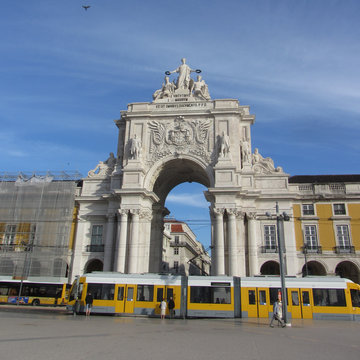 Straßenbahn Lissabon am Tor