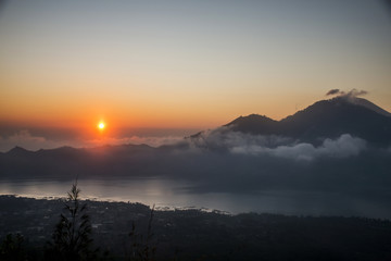 Obraz premium Bali Lake Batur volcano view sunset Gunung Agung 3