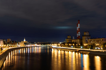 Fototapeta na wymiar Night view from the Bogdan Hmelnitsky bridge in Moscow
