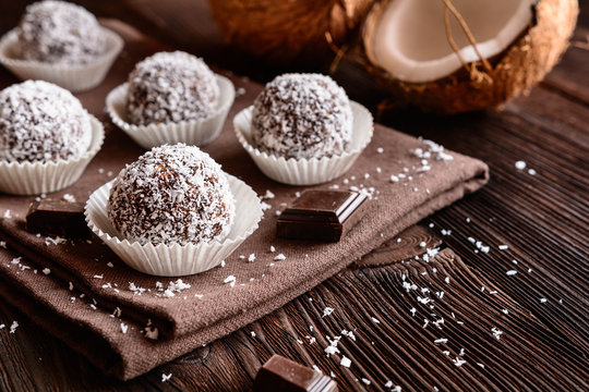 Truffles - classic no bake Chocolate coconut balls