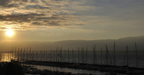 Obraz premium Coucher de soleil sur le lac Léman