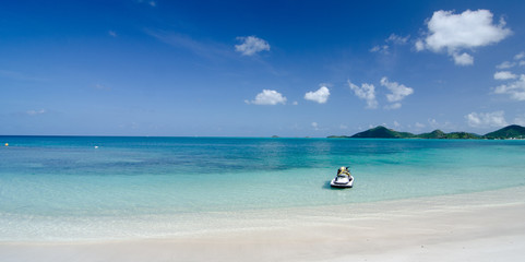 Beautiful  colors, sands and waters of Cocobay beach - 4