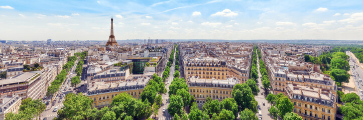 Beautiful panoramic view of Paris from the roof of the Triumphal - obrazy, fototapety, plakaty