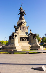 Fototapeta na wymiar Statue monument to Columbus in Valladolid, Spain