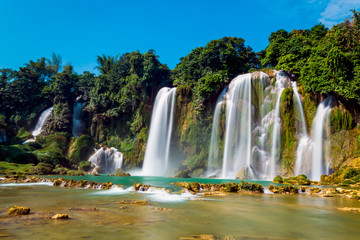 Obraz premium Bangioc waterfall in Caobang, Vietnam