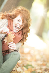 Obraz premium frau im Herbst