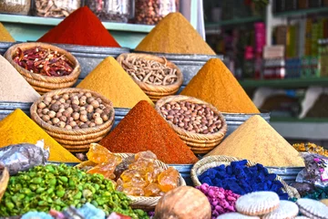 Poster Variety of spices on the arab street market stall © monticellllo