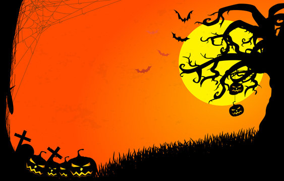 Halloween night background with creepy Tree and pumpkins the Gra