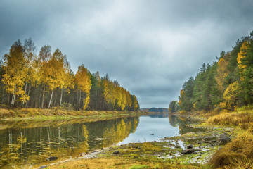 Осенний день на реке Молога