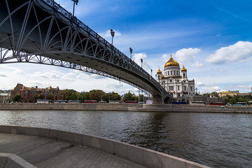 Fototapeta premium The road to the temple/ Patriarchal bridge and Christ the Savior Cathedral in Moscow