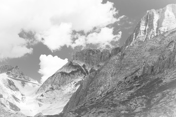 Obraz premium The top of the mountains in the italian alps