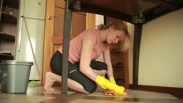 Фото голых моющих полы Cleaning Lady Video Footage - Browse 99,775 HD Stock Video and Footage Adobe Sto