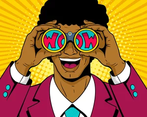 Wow, Pop-Art-Mann. Überraschter afroamerikanischer Mann im Anzug mit offenem Mund, der ein Fernglas in den Händen hält, mit der Aufschrift wow in Reflexion. Vektor-Illustration im Retro-Comic-Stil. Pop-Art-Hintergrund. © irina_levitskaya