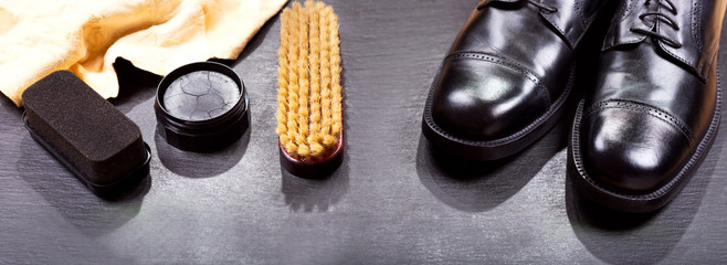 men's shoes with care accessories