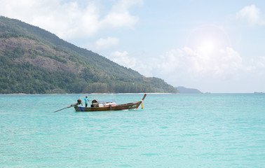 Fototapeta na wymiar beach Holiday in Thailand - Beautiful Island of Koh Lipe