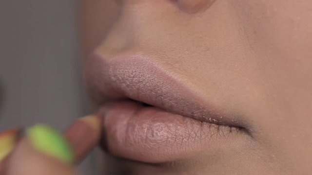 girl lipstick pencil lip