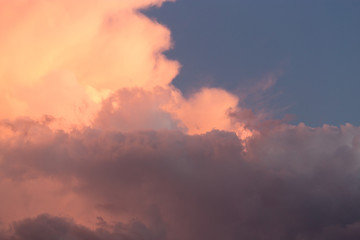 Fototapeta premium beautiful sky with clouds in the evening
