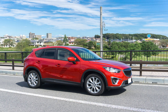 Fototapeta ドライブ 乗用車　SUV