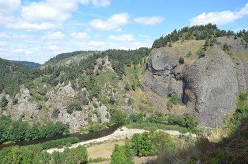Fototapeta na wymiar Gorges de la Loire à Arlempdes - Auvergne 