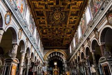 Fototapeta premium Intérieur de la Basilique Sainte-Marie-d'Aracoeli à Rome