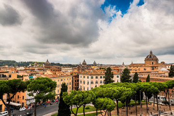 Fototapeta na wymiar Vu sur Rome et la Piazza Venezzia du haut du Monument à Victor-Emmanuel 2