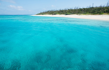 Cobalt blue of the sea and the sky, Minnajima Island, okinawa, japan / 沖縄水納島ビーチ　コバルトブルーの海と空
