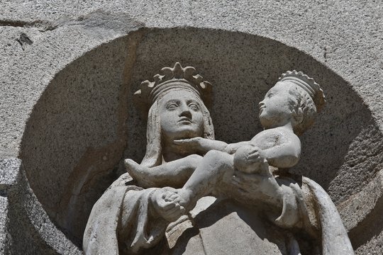 Virgen con el ni&ntilde;o Jes&uacute;s en Convento de San Jos&eacute; de clausura de monjas carmelitas descalzas , &Aacute;vila,  Castilla y Le&oacute;n. Primera fundaci&oacute;n conventual de Santa Teresa de Jes&uacute;s,