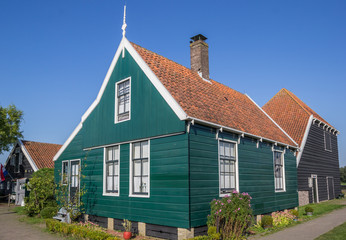 Fototapeta na wymiar Traditional dutch wooden house in Zaanse Schans