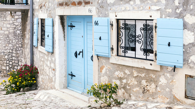 Fototapeta Authentic Croatia apartment in the Old Town.