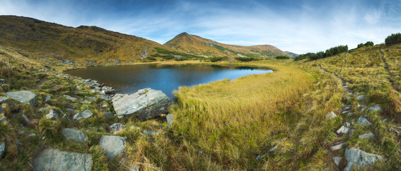 Fototapeta premium Mountain lake Nesamovite
