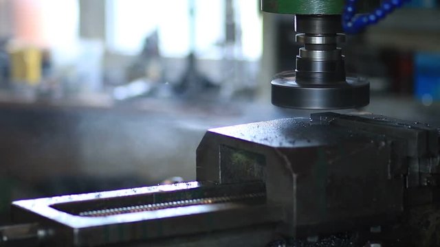 Industrial metal machining cutting process