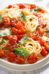 spaghetti with roasted tomato and fresh basil