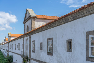 Teilansicht der Kirche und Festung Mosteiro da Serra do Pilar in Porto