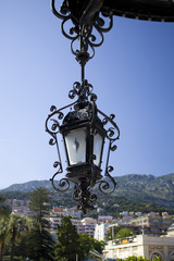 Fototapeta na wymiar Железный фонарь в Монако