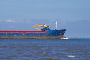 Schiffe in der Elbmündung bei Cuxhaven