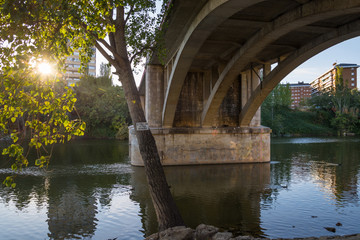 Fototapeta na wymiar Puente río Pisuerga Valladolid España