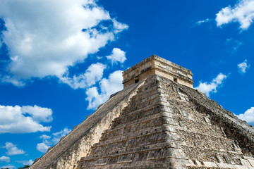 Fototapeta na wymiar Kukulkan Pyramid in Chichen Itza Site, Mexico